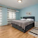 Four-bedroom In 度假居