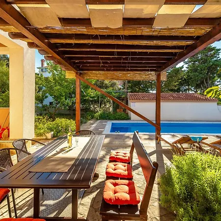 Four-bedroom In * Vrsi