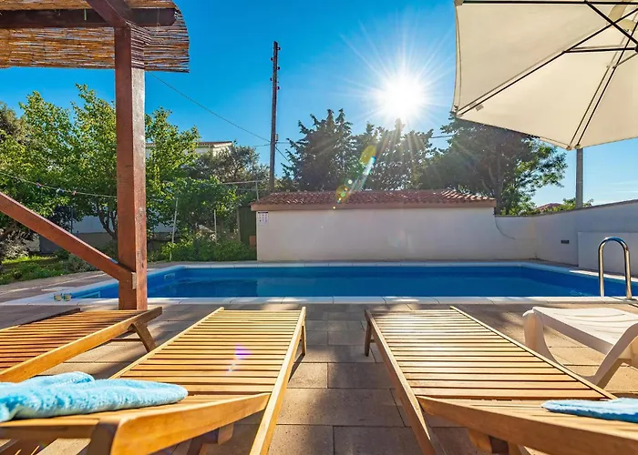 Four-bedroom In Casa de Férias Vrsi
