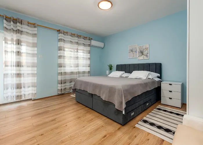 Four-bedroom In 펜션