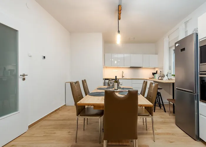Four-bedroom In 펜션 브르시