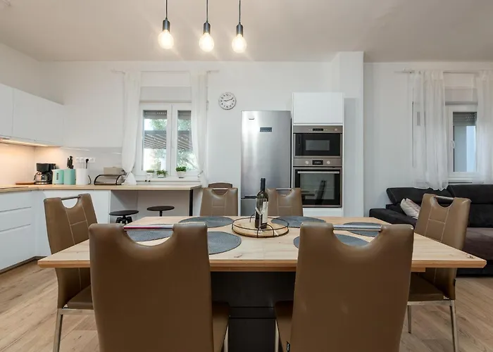 Four-bedroom In Vrsi