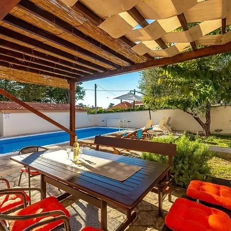 بيت للعطل Four-bedroom In فرسي