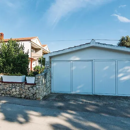 Four-bedroom In فرسي