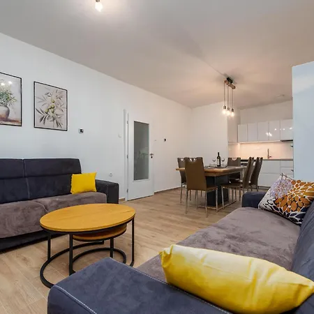 Four-bedroom In * فرسي