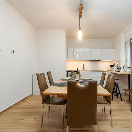 Four-bedroom In بيت للعطل فرسي