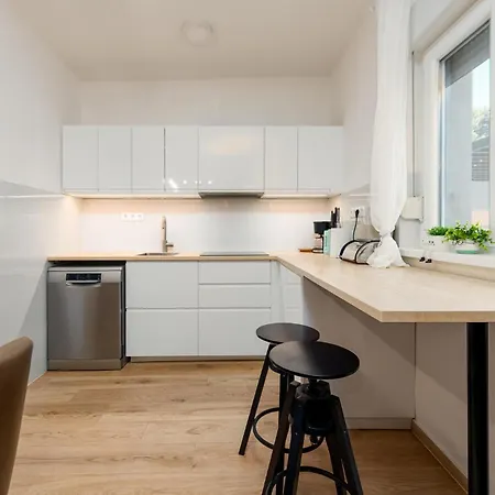 Four-bedroom In بيت للعطل